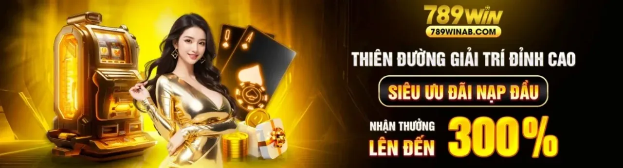Người phụ nữ trẻ đang hào hứng chơi slot game tại 88betvui nhà cái